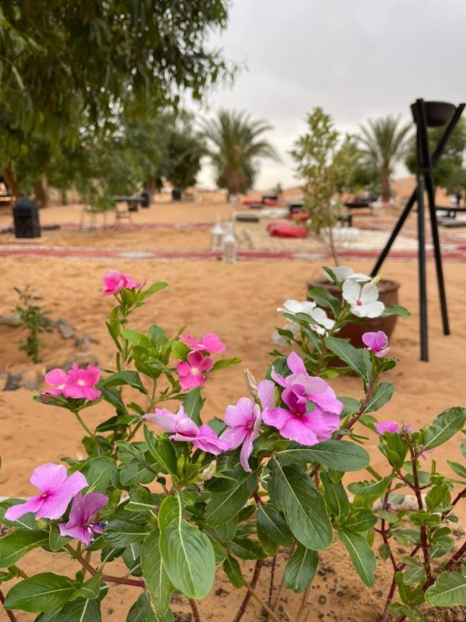 Erg Chebbi Sahara Camp Hotel Merzouga Bagian luar foto