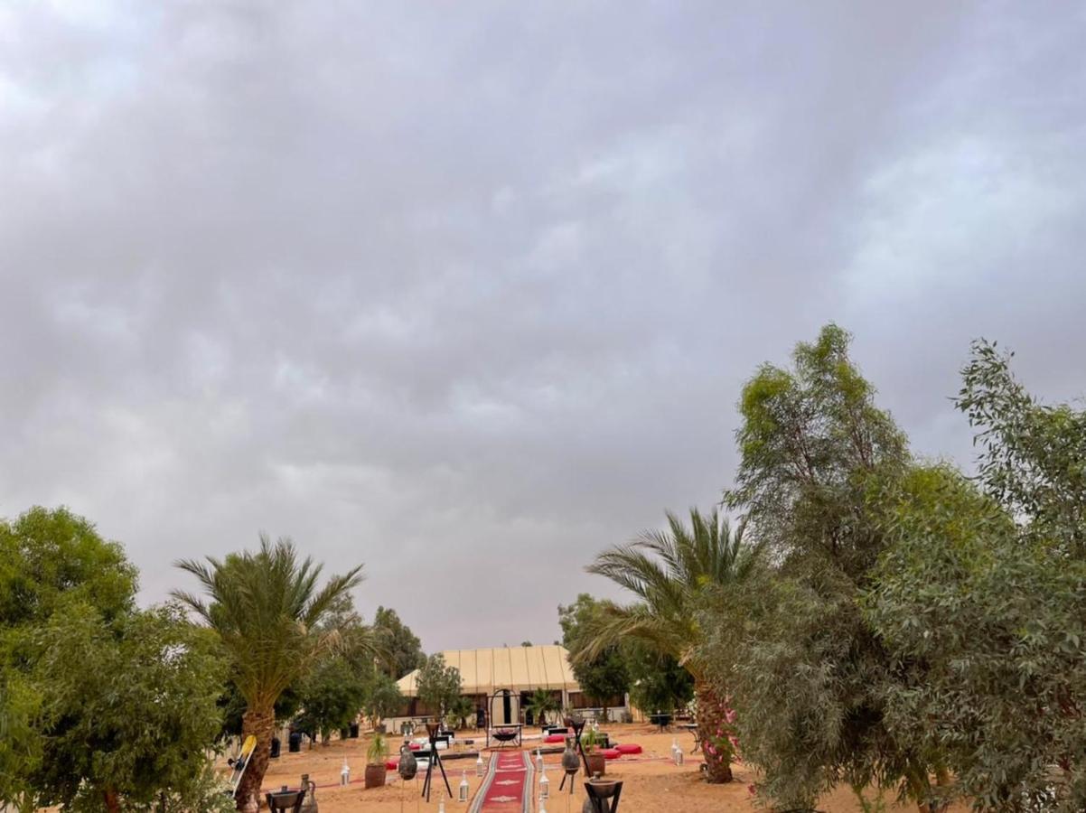 Erg Chebbi Sahara Camp Hotel Merzouga Bagian luar foto