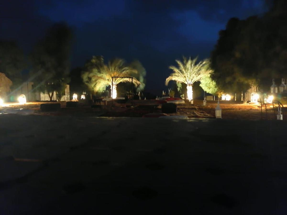 Erg Chebbi Sahara Camp Hotel Merzouga Bagian luar foto