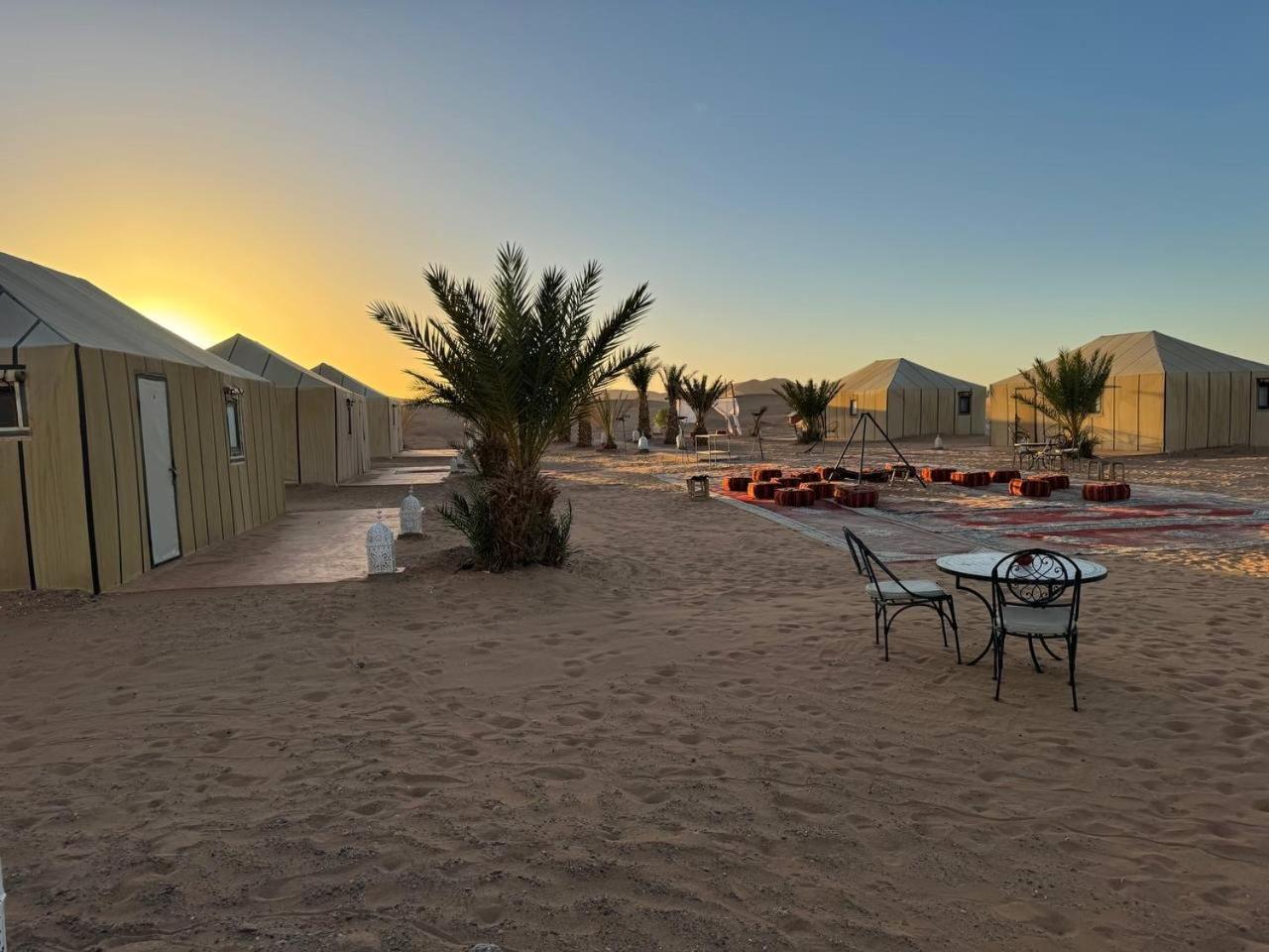 Erg Chebbi Sahara Camp Hotel Merzouga Bagian luar foto