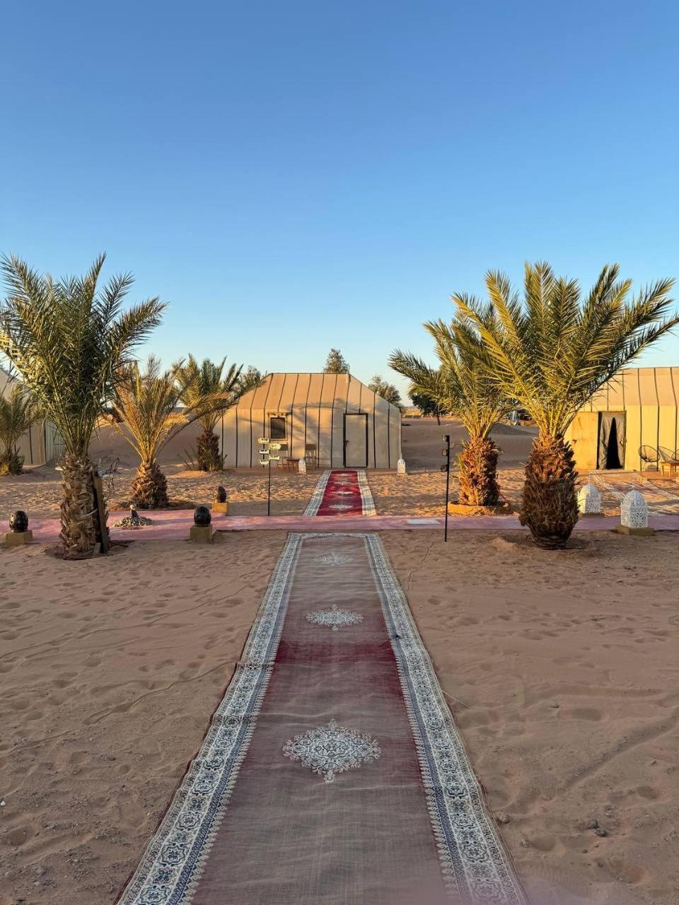 Erg Chebbi Sahara Camp Hotel Merzouga Bagian luar foto