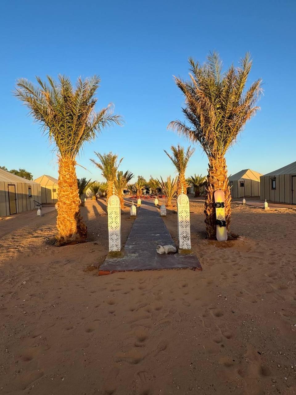Erg Chebbi Sahara Camp Hotel Merzouga Bagian luar foto